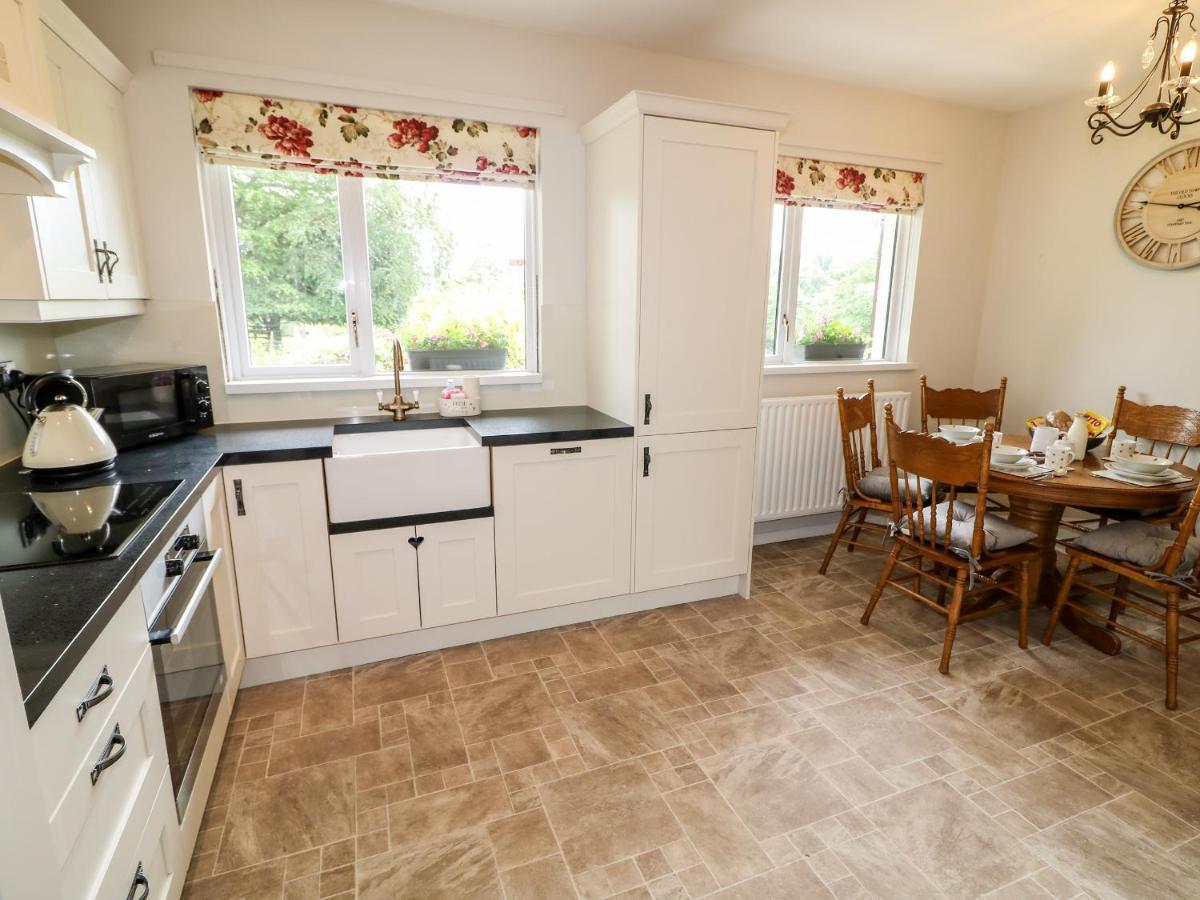 Glebe Farm Cottage ニューリー エクステリア 写真